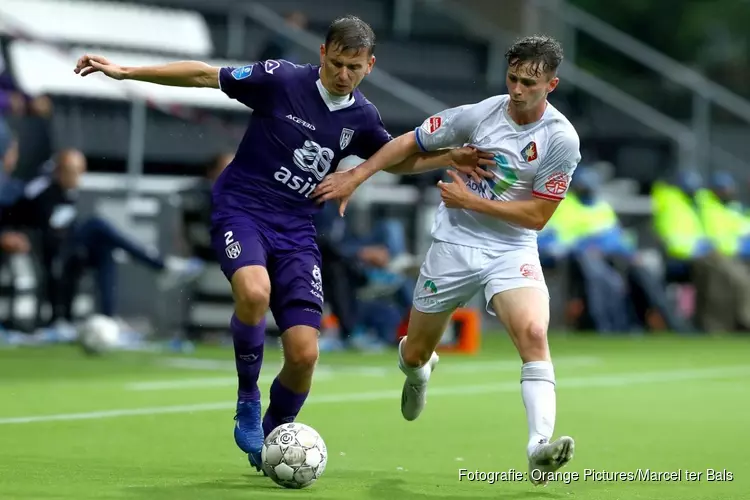 Heracles Almelo met ruime cijfers langs Telstar