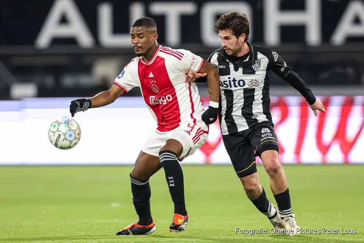 Ajax klopt Heracles Almelo in enerverend duel