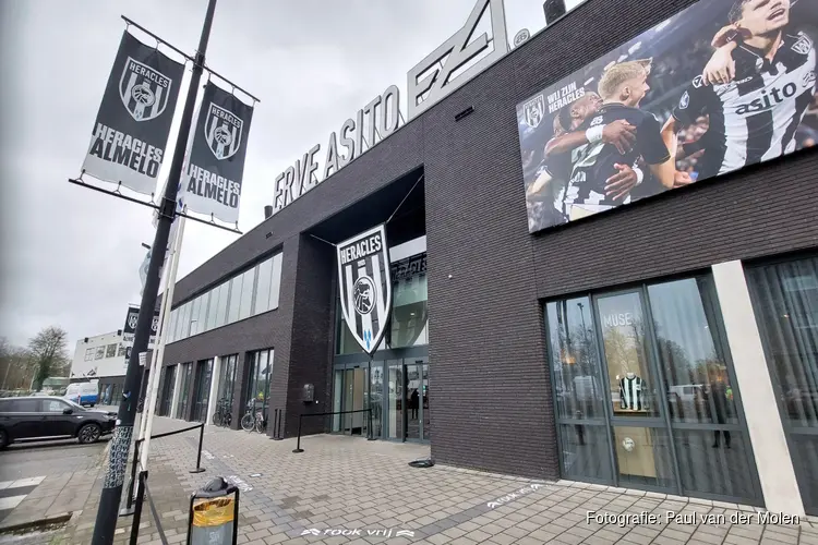 Heracles Almelo ziet RKC in blessuretijd gelijk maken